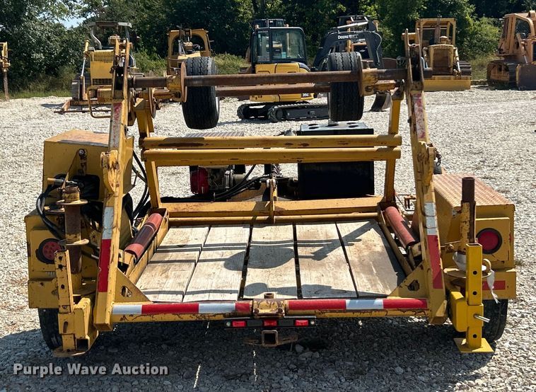 image for item ET3154 2004 Larson reel trailer