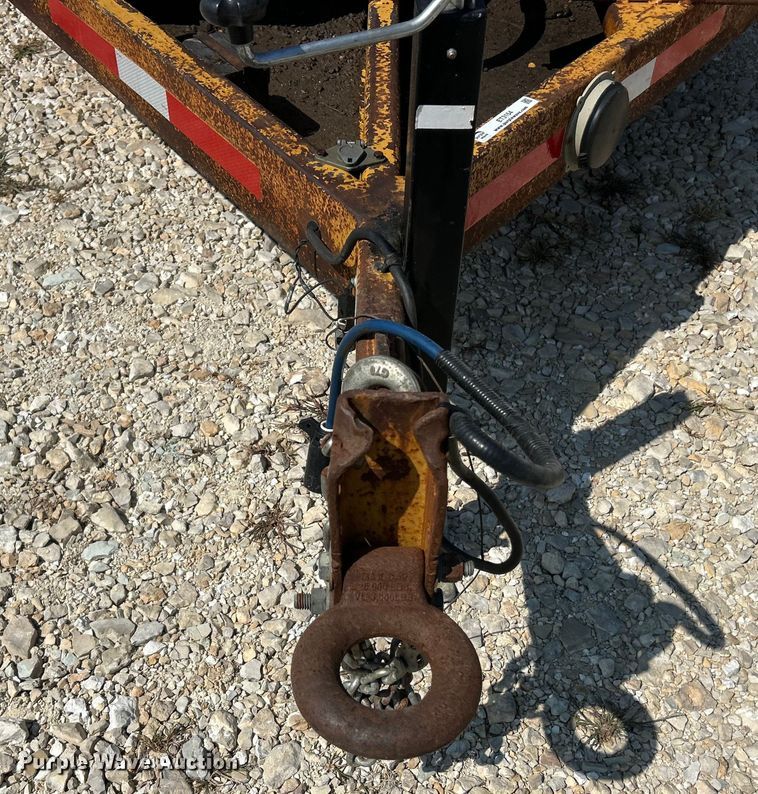 image for item ET3154 2004 Larson reel trailer