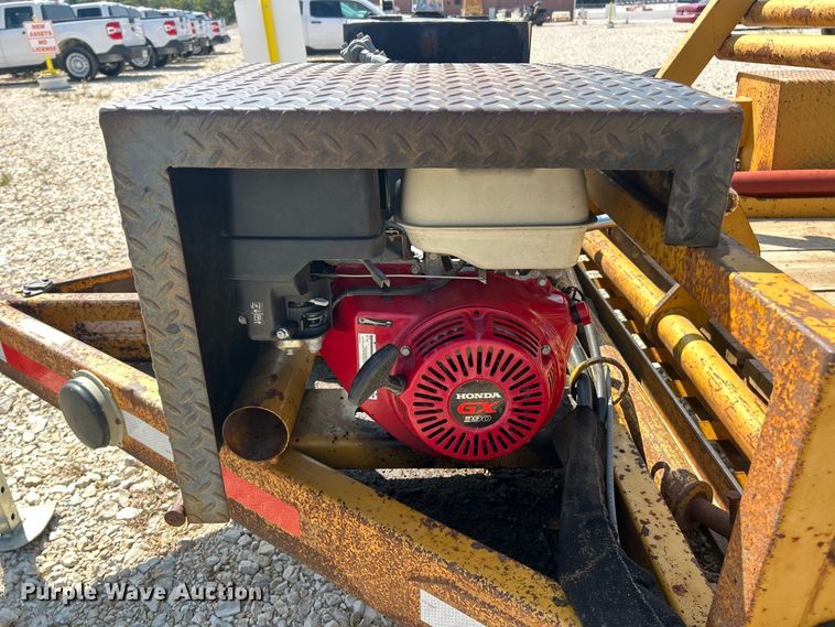 image for item ET3154 2004 Larson reel trailer