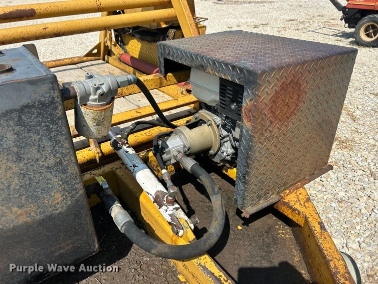 image for item ET3154 2004 Larson reel trailer