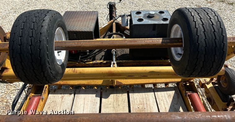 image for item ET3154 2004 Larson reel trailer