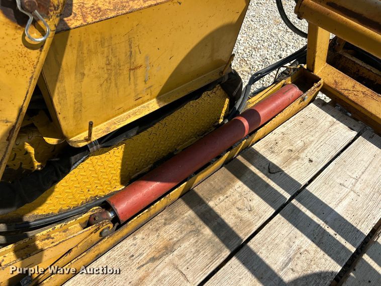 image for item ET3154 2004 Larson reel trailer