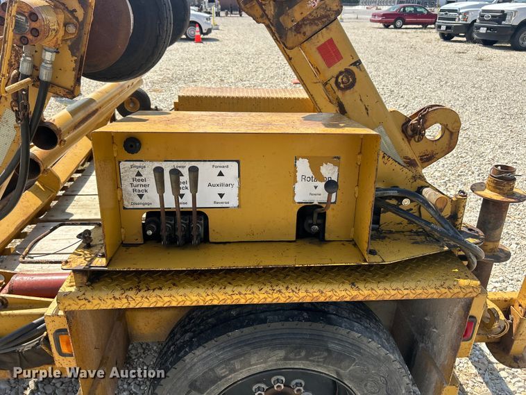 image for item ET3154 2004 Larson reel trailer