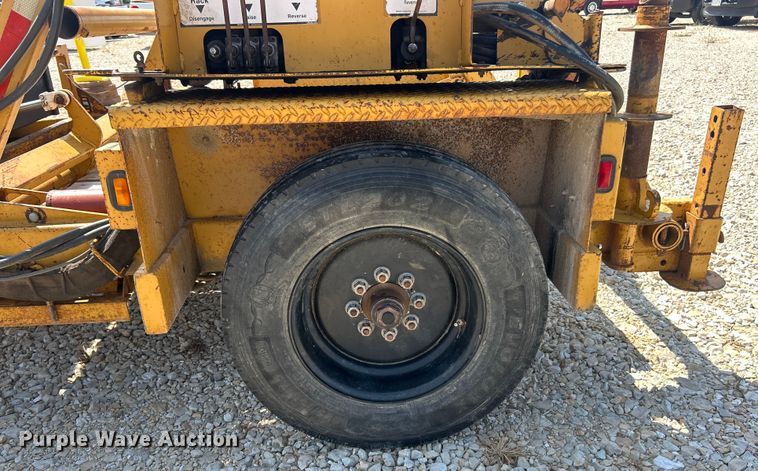 image for item ET3154 2004 Larson reel trailer