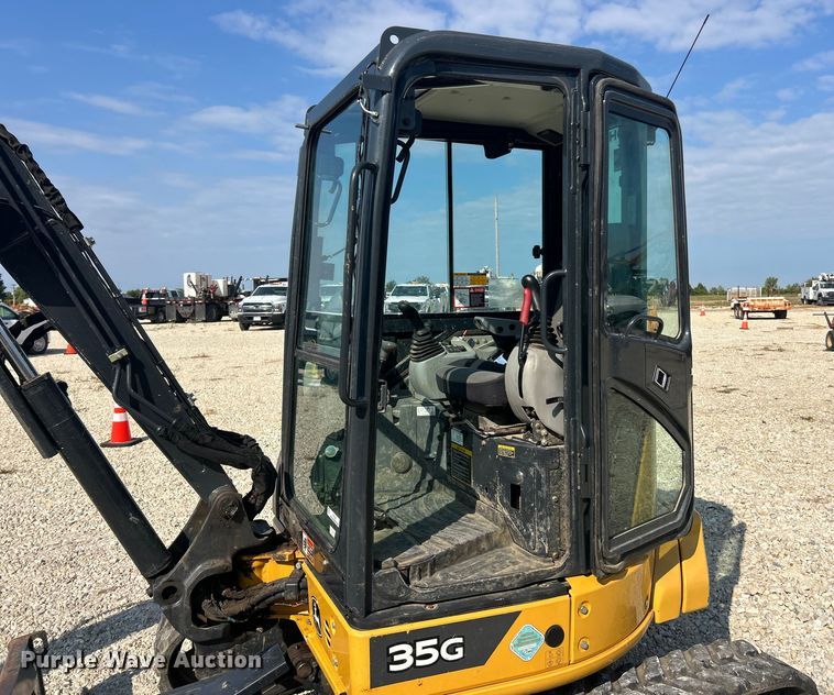 image for item ET3156 2021 John Deere 35G mini excavator