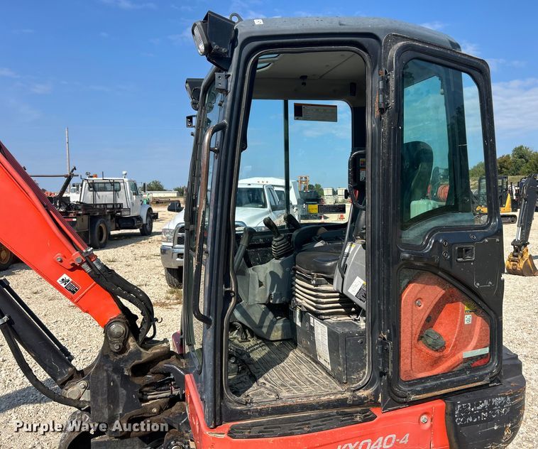 image for item ET3157 2017 Kubota KX040-4 mini excavator