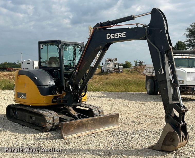 EXCAVADORA 2020 JOHN DEERE 60G