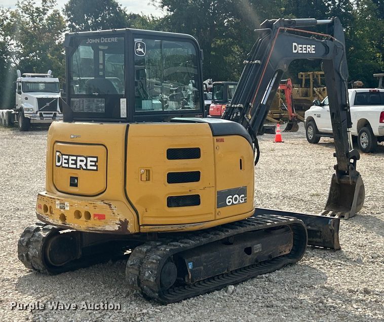 EXCAVADORA 2020 JOHN DEERE 60G