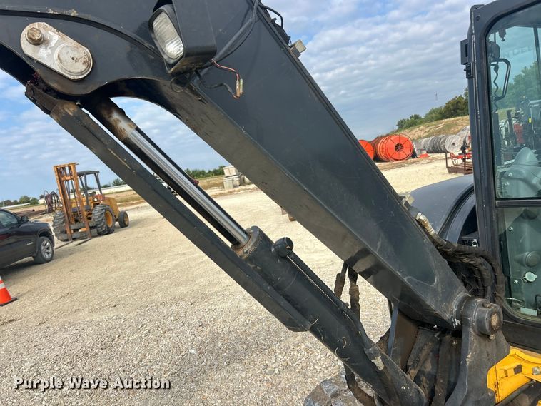 image for item ET3159 2020 John Deere 60G mini excavator