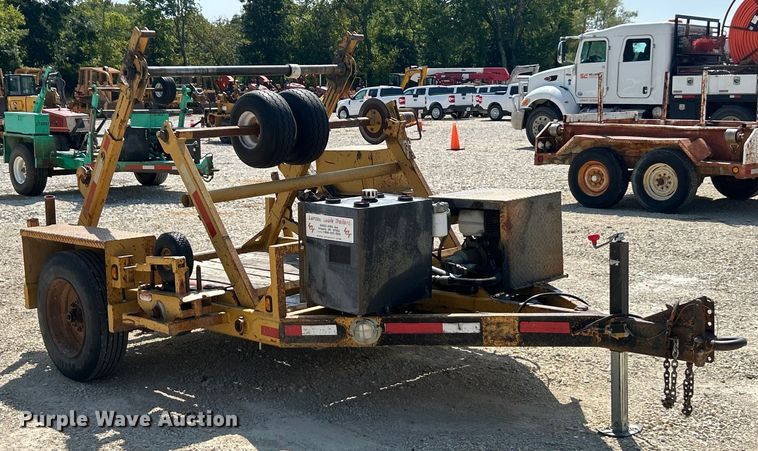 image for item ET3162 2004 Larson reel trailer