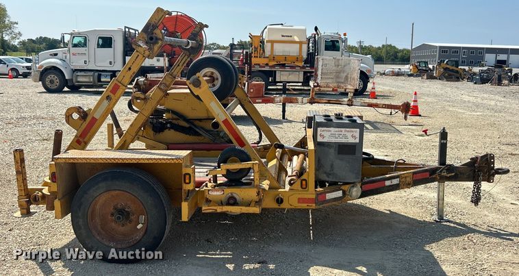 image for item ET3162 2004 Larson reel trailer
