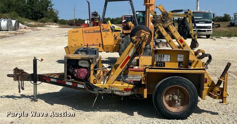 image for item ET3162 2004 Larson reel trailer