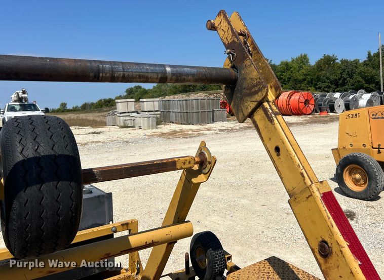 image for item ET3162 2004 Larson reel trailer