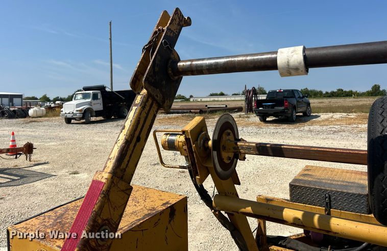 image for item ET3162 2004 Larson reel trailer