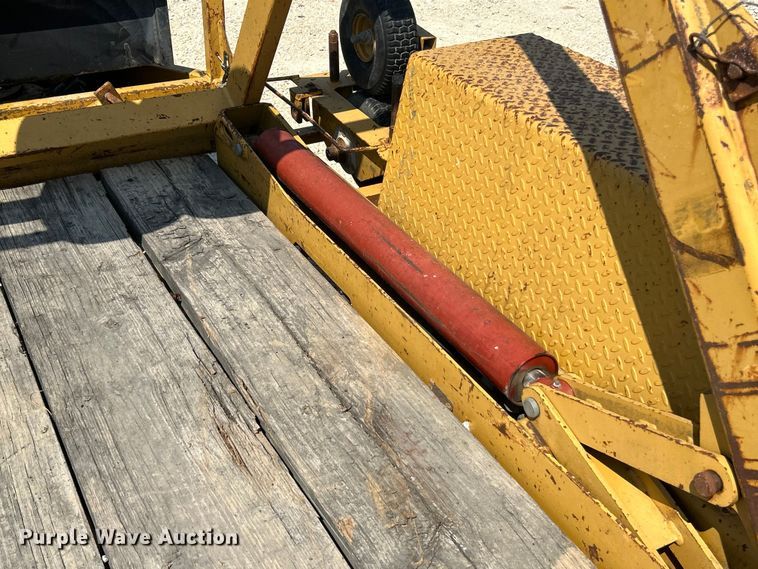 image for item ET3162 2004 Larson reel trailer