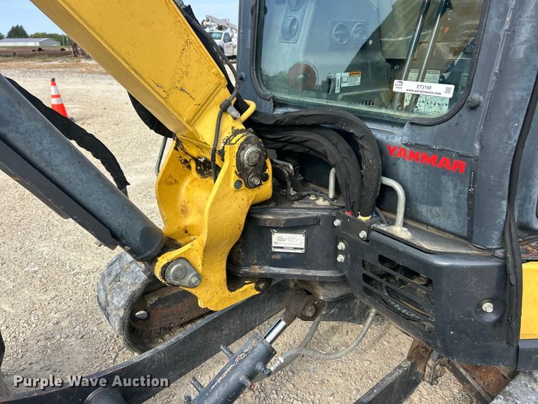 image for item ET3168 2016 Yanmar ViO35-6A mini excavator