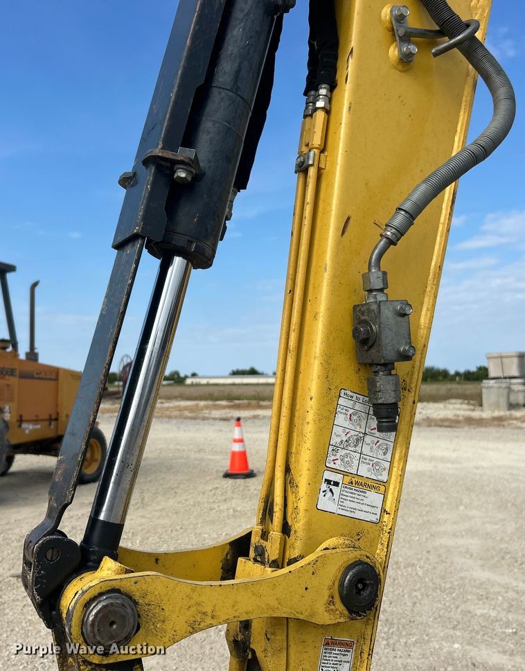 image for item ET3168 2016 Yanmar ViO35-6A mini excavator