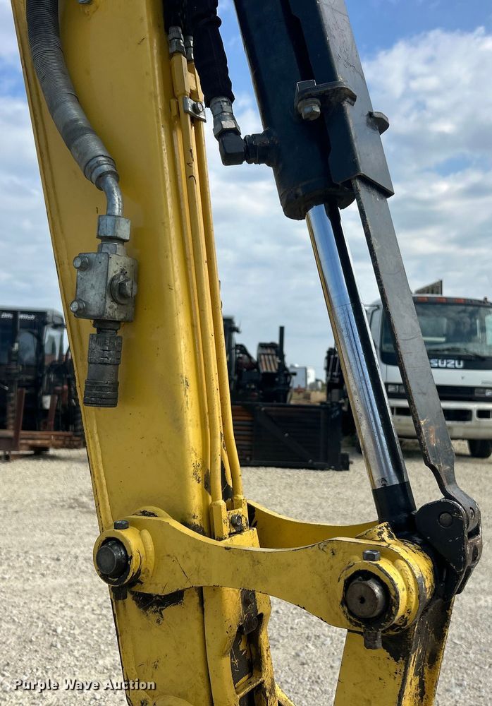 image for item ET3168 2016 Yanmar ViO35-6A mini excavator