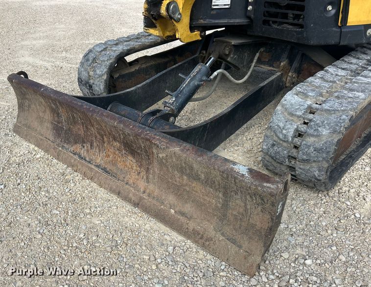 image for item ET3168 2016 Yanmar ViO35-6A mini excavator