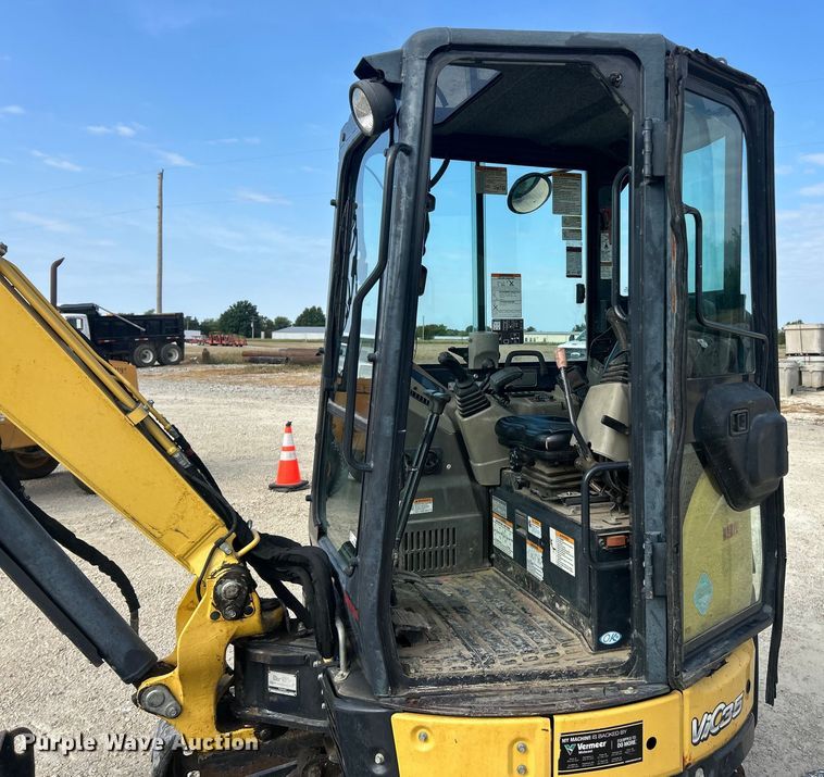 image for item ET3168 2016 Yanmar ViO35-6A mini excavator