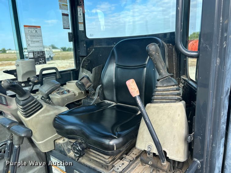 image for item ET3168 2016 Yanmar ViO35-6A mini excavator