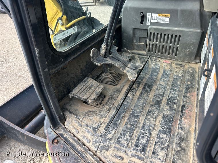 image for item ET3168 2016 Yanmar ViO35-6A mini excavator