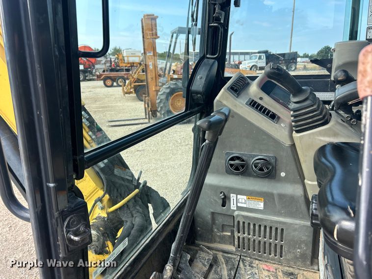 image for item ET3168 2016 Yanmar ViO35-6A mini excavator