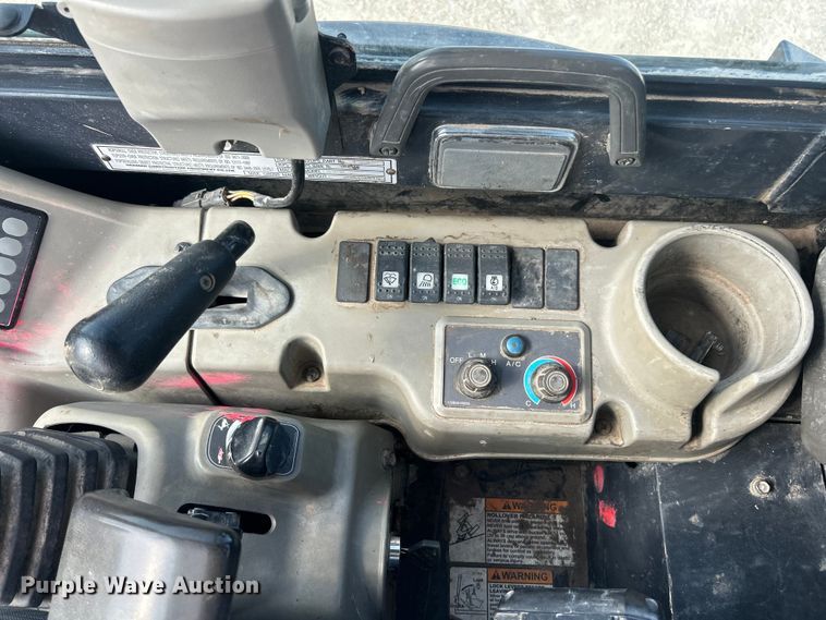 image for item ET3168 2016 Yanmar ViO35-6A mini excavator