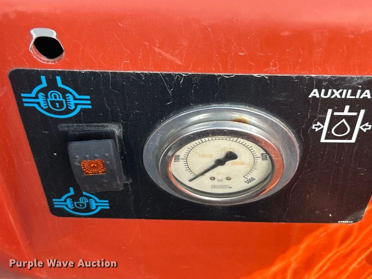 image for item ET3169 2012 Ditch Witch RT115 Quad rock saw