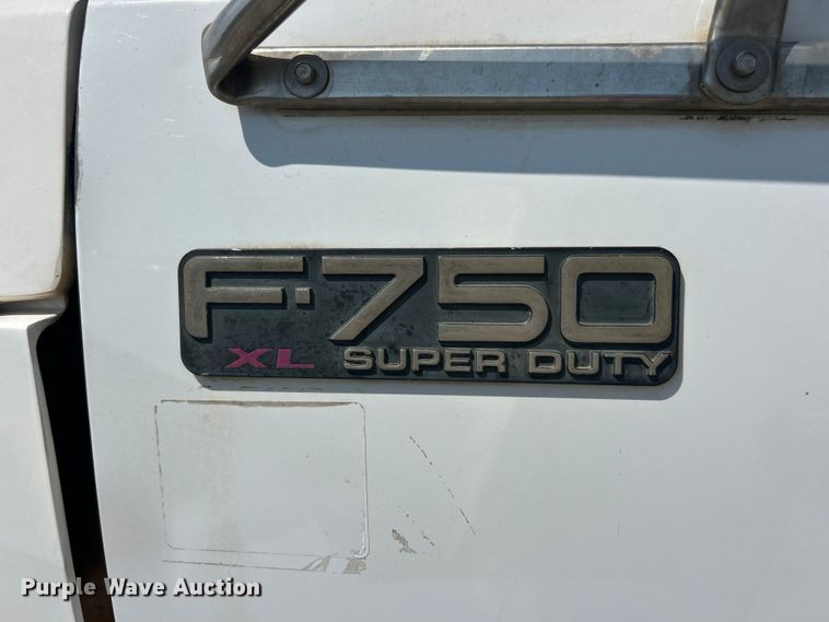 image for item ET3184 2011 Ford F750 Super Duty dump truck