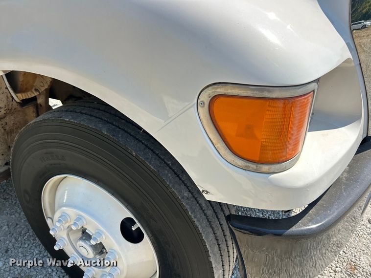 image for item ET3184 2011 Ford F750 Super Duty dump truck