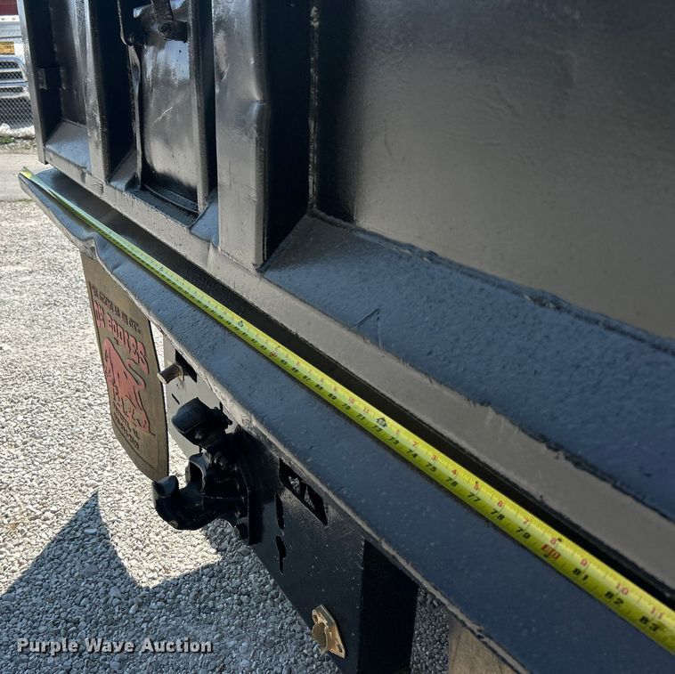 image for item ET3184 2011 Ford F750 Super Duty dump truck