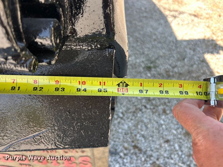 image for item ET3184 2011 Ford F750 Super Duty dump truck