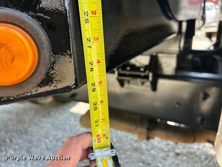 image for item ET3184 2011 Ford F750 Super Duty dump truck