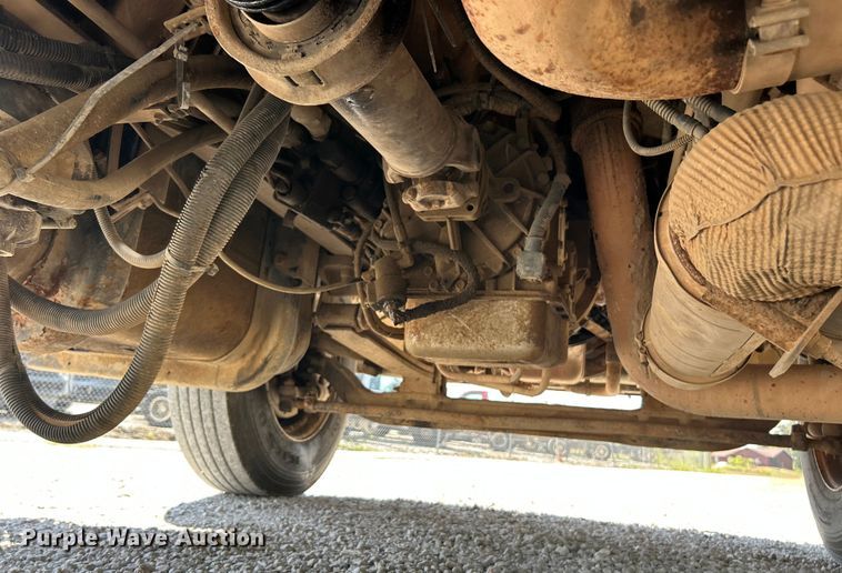 image for item ET3184 2011 Ford F750 Super Duty dump truck