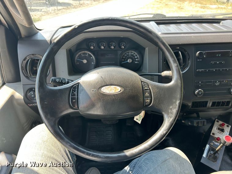 image for item ET3184 2011 Ford F750 Super Duty dump truck