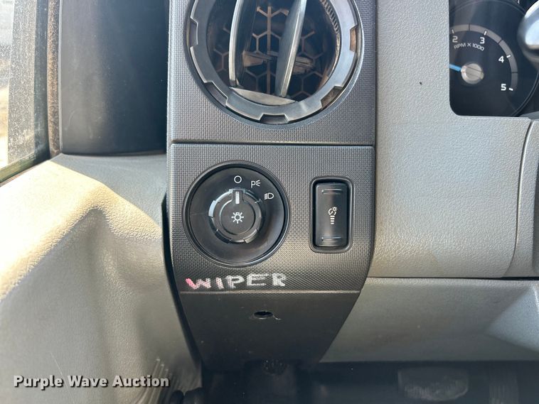 image for item ET3184 2011 Ford F750 Super Duty dump truck