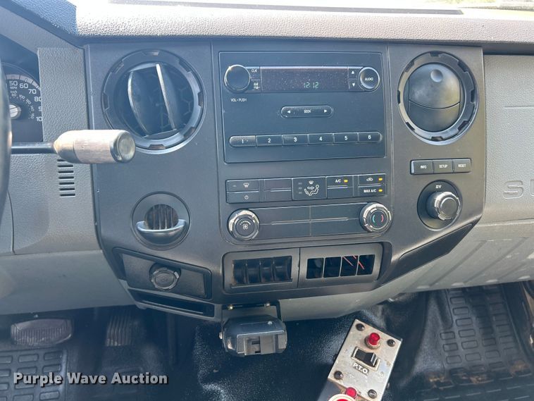 image for item ET3184 2011 Ford F750 Super Duty dump truck