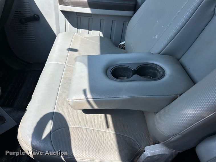 image for item ET3184 2011 Ford F750 Super Duty dump truck