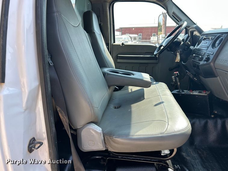 image for item ET3184 2011 Ford F750 Super Duty dump truck