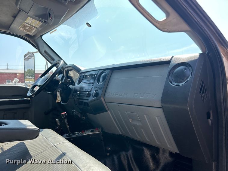 image for item ET3184 2011 Ford F750 Super Duty dump truck