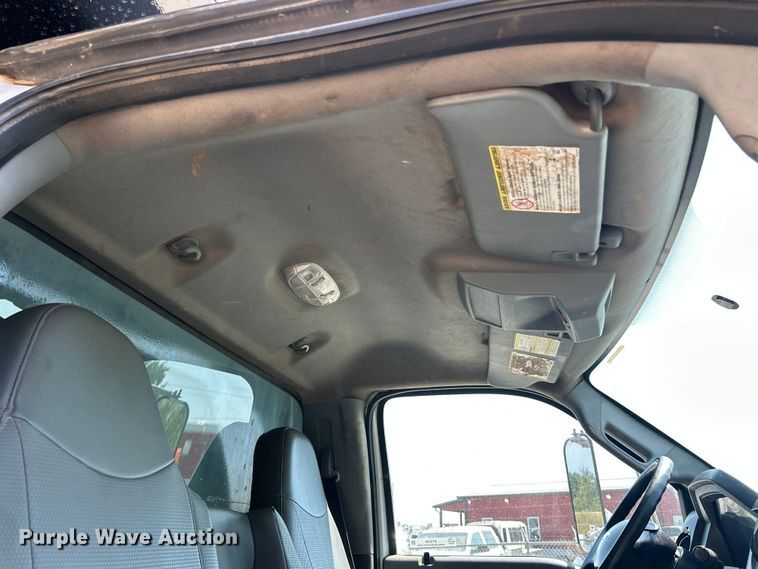 image for item ET3184 2011 Ford F750 Super Duty dump truck