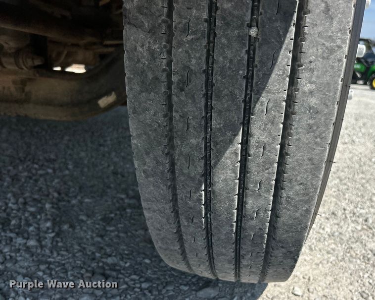 image for item ET3184 2011 Ford F750 Super Duty dump truck