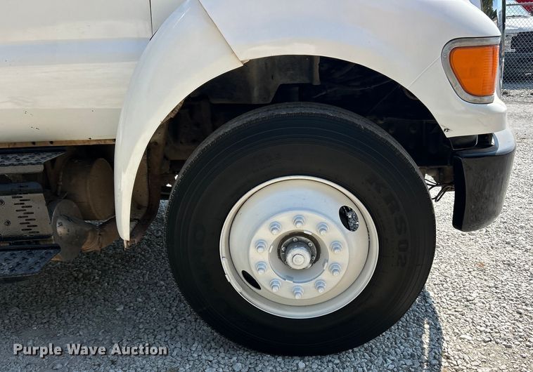 image for item ET3184 2011 Ford F750 Super Duty dump truck