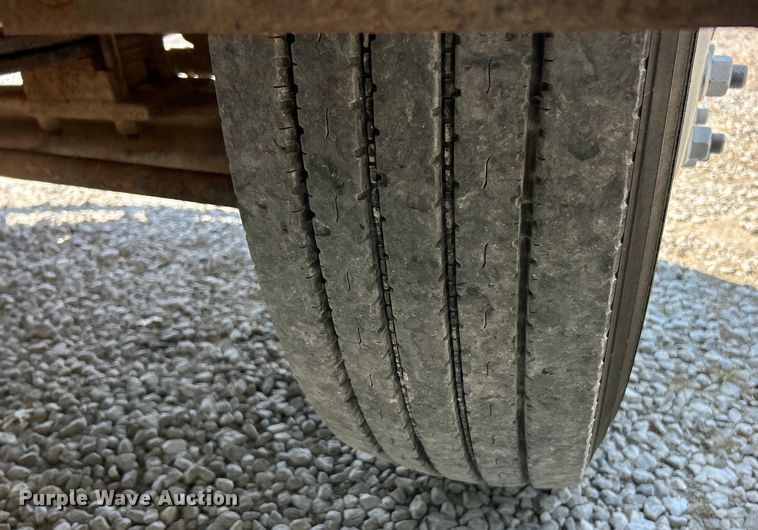 image for item ET3184 2011 Ford F750 Super Duty dump truck