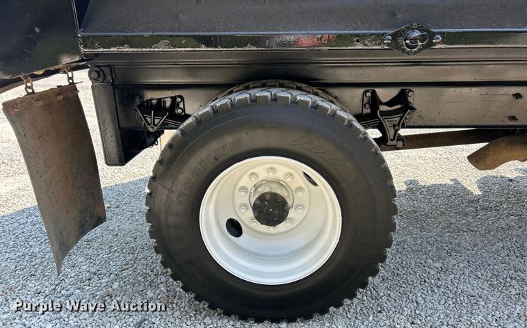 image for item ET3184 2011 Ford F750 Super Duty dump truck