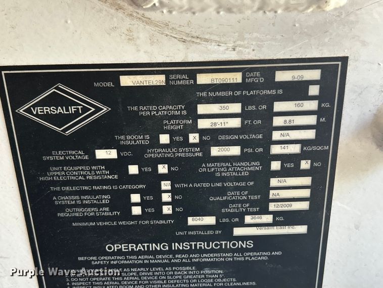 image for item ET3187 2010 Ford E350 Super Duty van with bucket lift