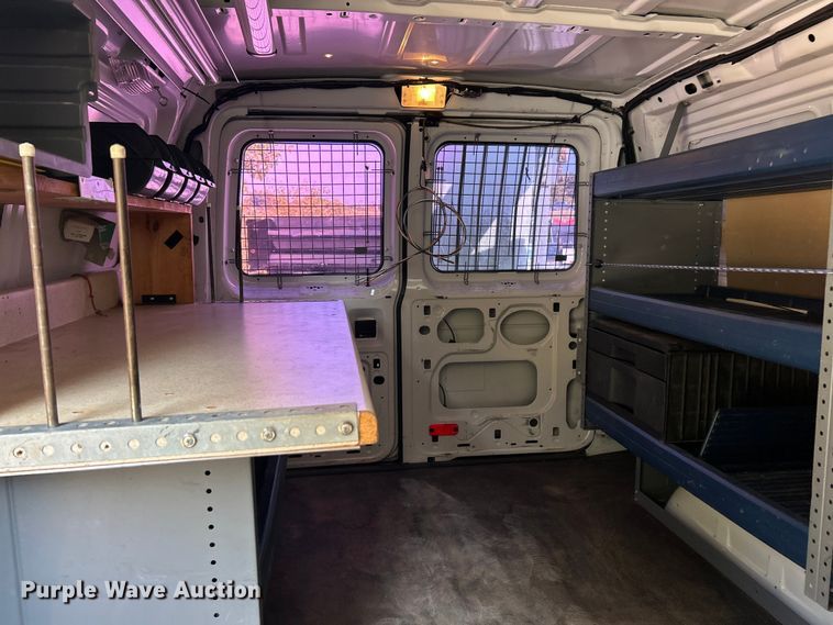 image for item ET3187 2010 Ford E350 Super Duty van with bucket lift
