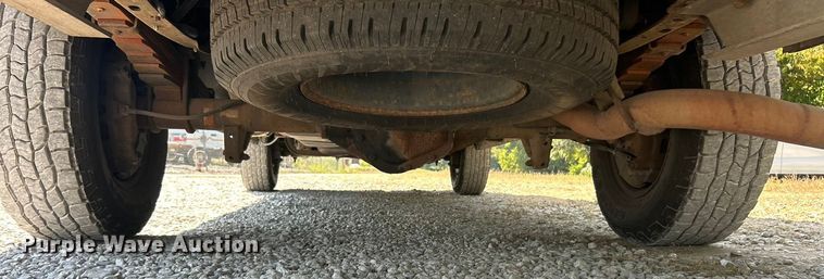 image for item ET3187 2010 Ford E350 Super Duty van with bucket lift