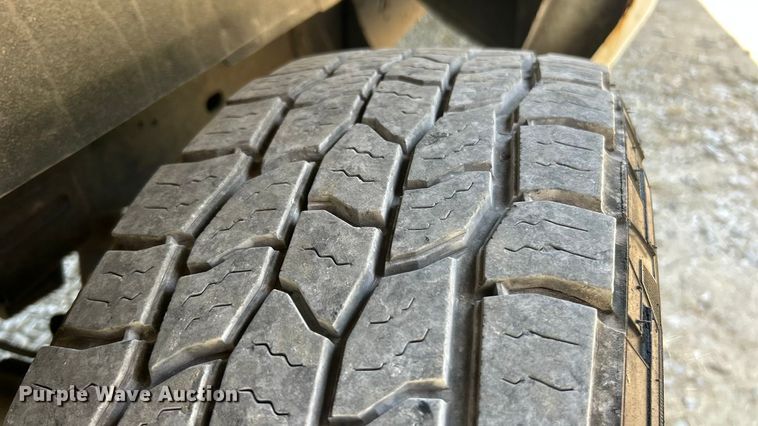 image for item ET3187 2010 Ford E350 Super Duty van with bucket lift